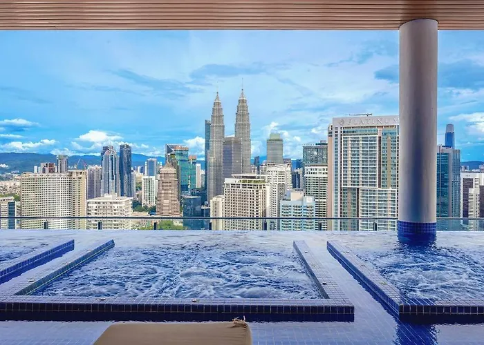Cl24A 5-6Pax Klcc Sky Pool Condo
